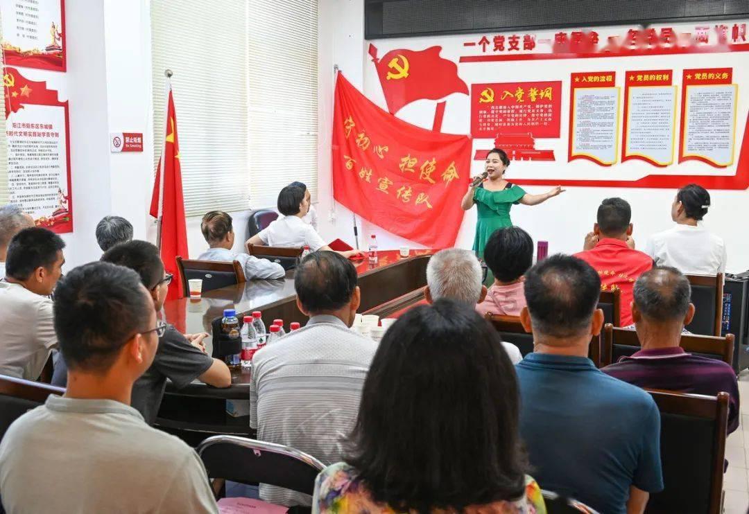 云南镇雄山体滑坡20多天前有村民发视频示警:山顶现长裂缝宽数十厘米